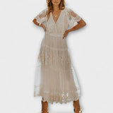 Φόρεμα Lacey Midi με V-λαιμόκοψη και Κοντά Μανίκια