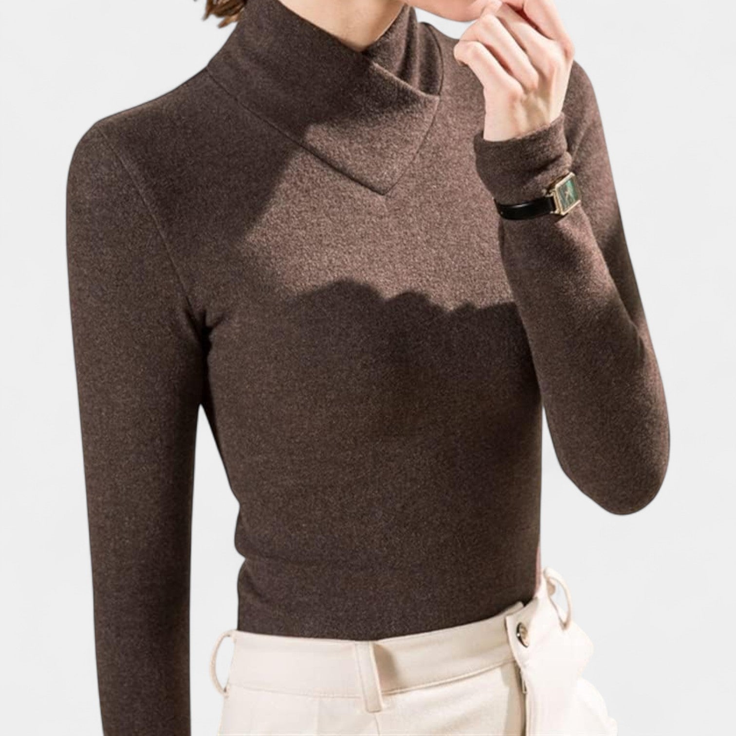 Veronika – Κομψός ρόλος με εφαρμοστή γραμμή