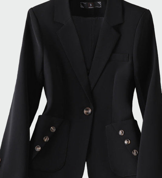 Μπέατα - Σακάκι σε μαγευτική γραμμή