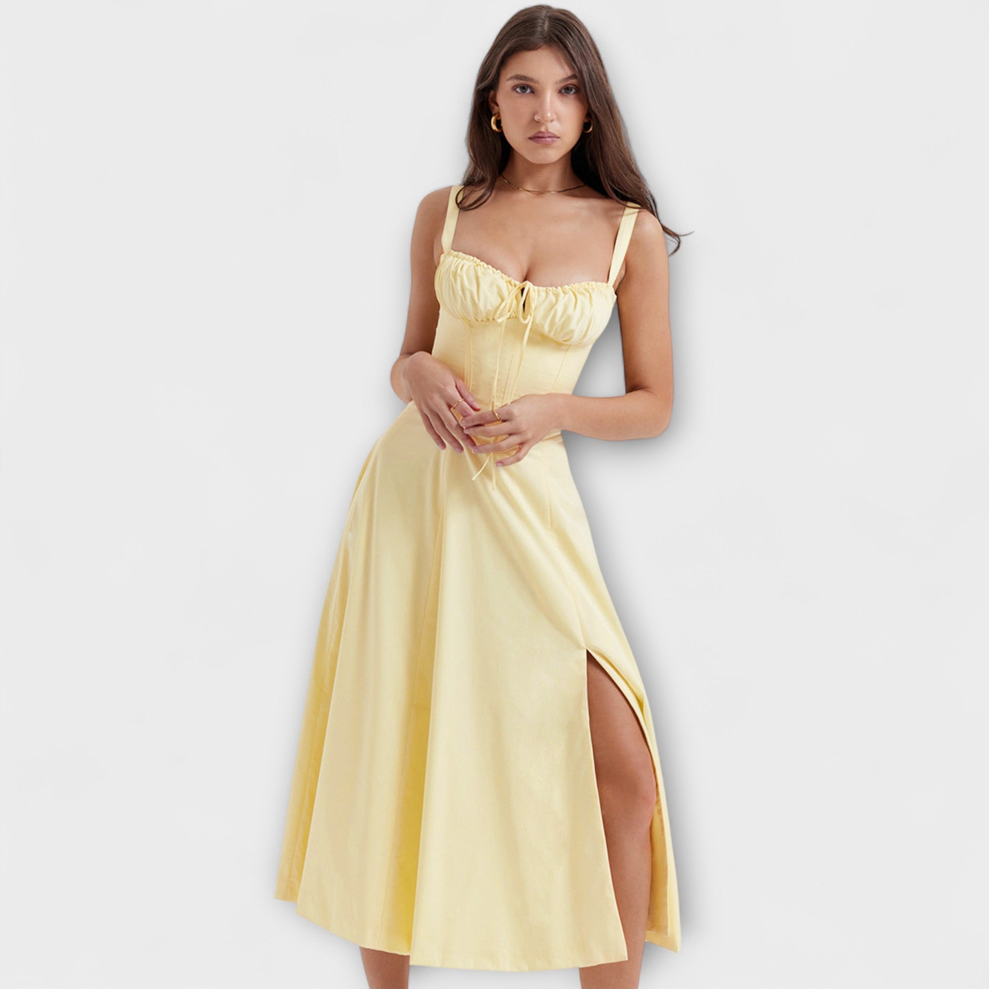 Zipporas - Προσαρμοσμένο φόρεμα με μοντέρνο ανοιξιάτικο λουλουδάτο σχέδιο