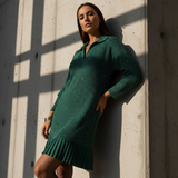 Jiřina  | Κοντό φόρεμα με ελαφρώς γυαλιστερό γιακά